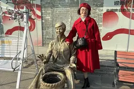 我的退休生活：20几年前买的大衣，都是长款，拿店里改短袖子改窄图片