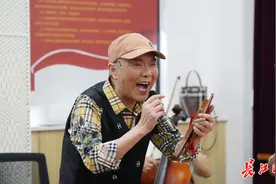 82岁“湖北鼓王”张明智去世，总想“告别舞台”却一直坚守图片