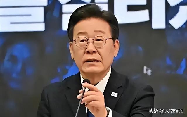 首个拒绝出席阅兵的总统出现？正式通告全球，还好中方留了一手