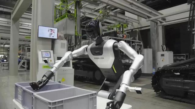 从工业机器人到人形机器人 中联重科世界机器人大会秀成果