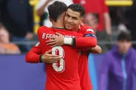 看哭！39岁C罗重现“踩单车”绝技，空门无私助攻，成欧洲杯传奇图片