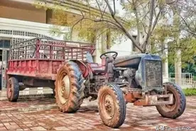 80年代开拖拉机的荣耀一生，被逼走他乡，三姨夫靠出租车养活一家图片