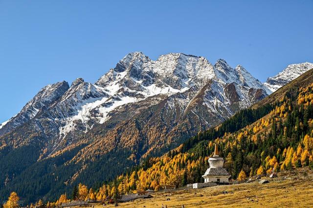川西高原的绚烂秋天，10月中旬-11月上旬，这9个地方的高颜时刻