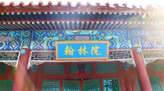 野史：乾隆说上联：鼠无大小皆称老	，纪晓岚对出下联，堪称经典