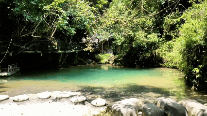 石泉：清凉山水引客来 夏日旅游热度高