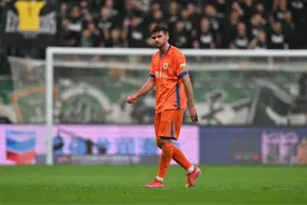 泰山1比6惨败，不仅因为两张红牌图片