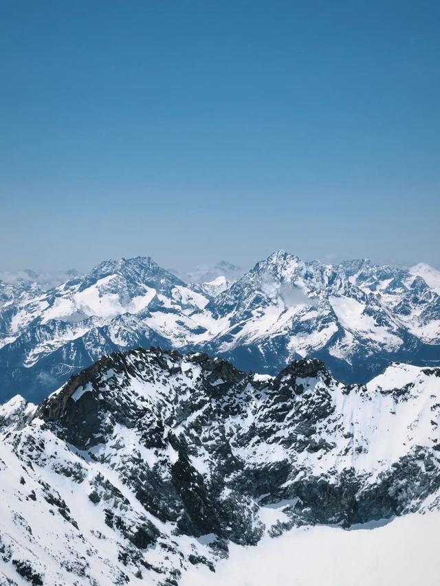 八月热到中暑？黑水·达古冰川漫天飞雪！七夕浪漫全在这4个地方！