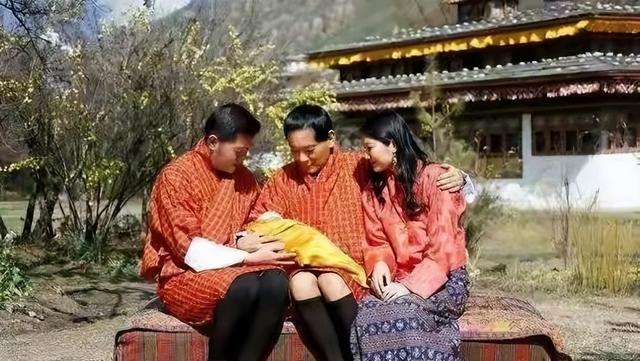 这个一妻多夫制的民族，晚上怎么过？女人直言：没有幸福可言