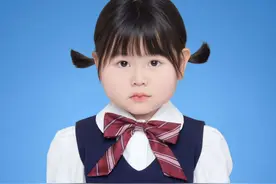 4岁千万粉丝网红上学了，妈妈直播透露近况图片