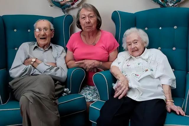 超越216岁高龄！全球最长婚龄诞生，爱情熬过战火与偏见