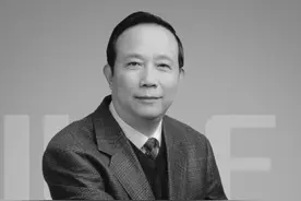 刚刚！官网变黑白图片