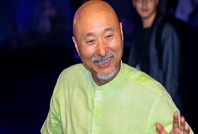 陈佩斯妹妹一家捧场《戏台》，外甥女颜值很高，妹妹张山气质不菲