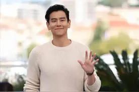 常被误认是“中国人”的10位加拿大籍男明星，你认错了几位？图片