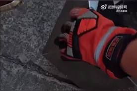 情侣约定存钱开箱发现一半是练功券：“天啊，都是假的！”图片