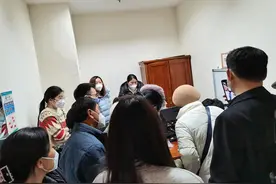 新冠后气管发痒、阵发干咳，胸痛！教授：还有人咳得尿裤子！图片