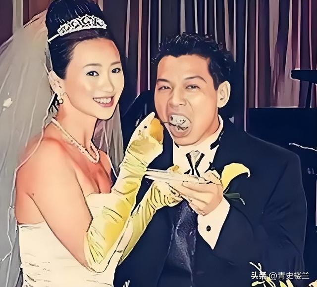 她出身清华大学，因拍三级片与父母决裂，如今再不让女儿进娱乐圈