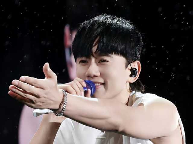 央媒发文，高调官宣42岁张杰喜讯，全网恭喜，终于等到这一天