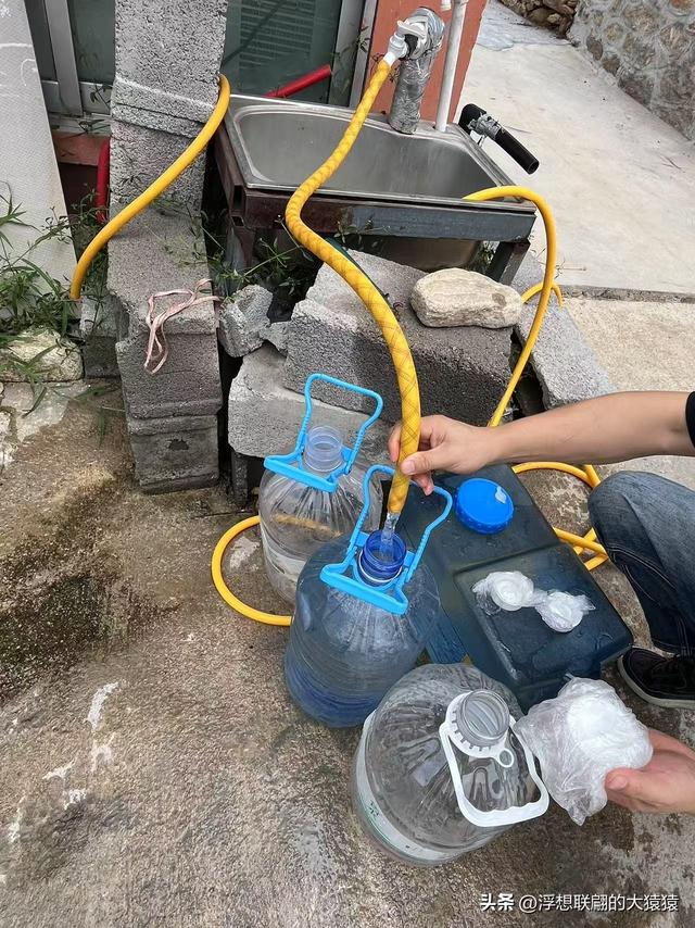 炎炎夏日去泰山西麓曹家庄后山里的隐佛崖打泉水吃炖鸡