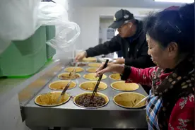 小餐盘里盛满“东北味”沈阳盒饭为何火爆出圈？图片