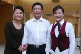 贾玲的妹妹和姐姐，性格迥异，一个强势蛮横，一个疼爱有加图片