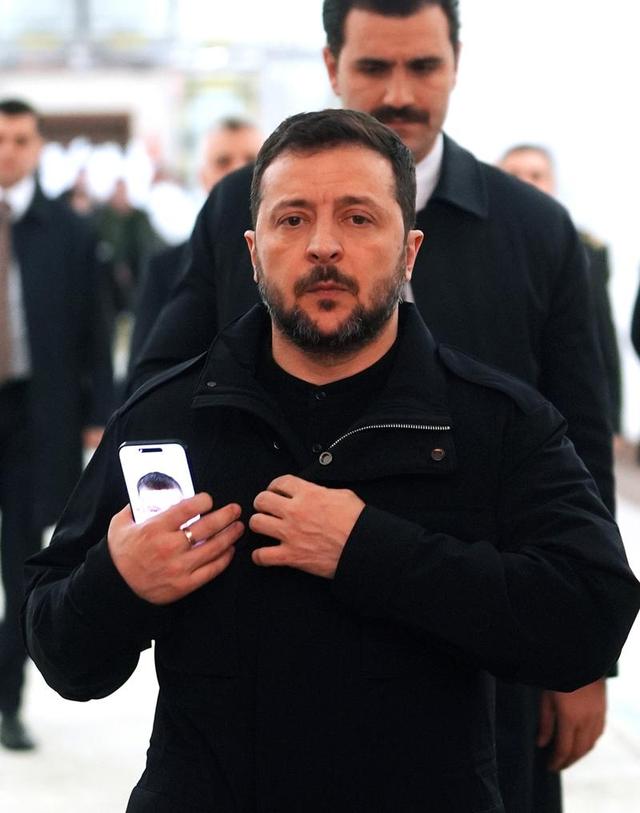 泽连斯基对华最新表态：尊重中国，但北京不会让俄罗斯停火止战