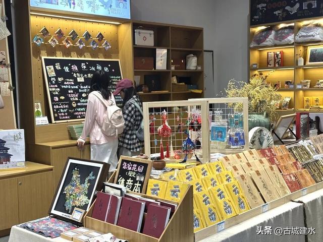 “五一”小长假就去建水：朱家花园接福纳财，临安府署顶缸、当差、赢免票