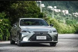 亚洲龙2.5混动VS雷克萨斯ES300H：豪华混动对决，谁更胜一筹？图片