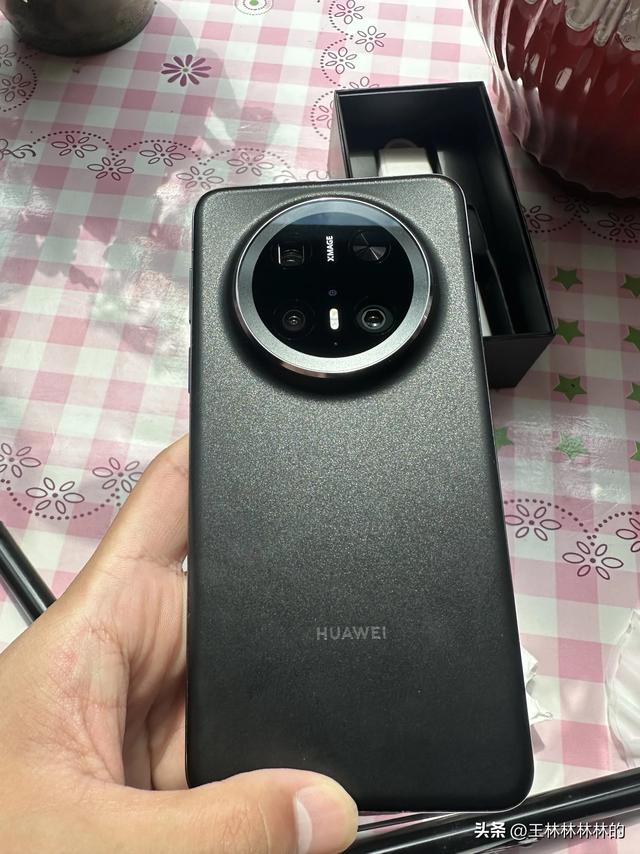 华为Mate 70 Pro只能说 愿意买它的人 也就不要太去在意性能了
