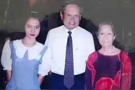 杨振宁和两任妻子的合影，82岁的杨振宁与 28岁的翁帆在汕头结婚了图片