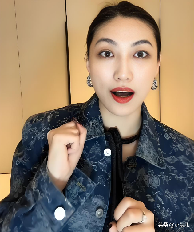 偷税暴雷！“捞女教母”靠毒鸡汤年入1.4亿，如今下场大快人心