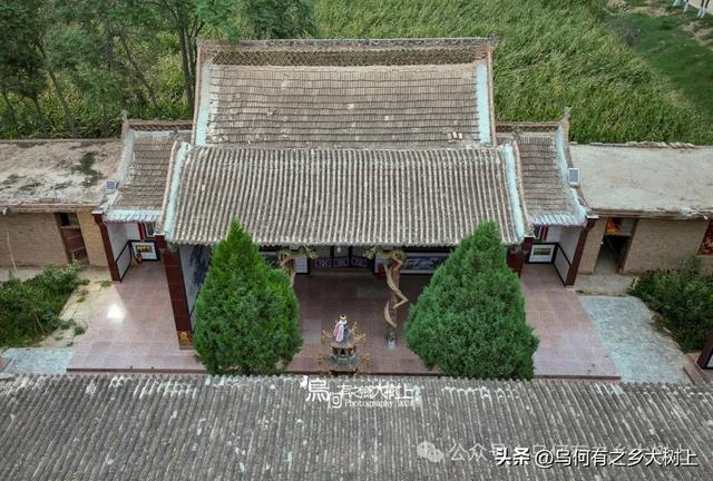 灵武市杨洪桥有座东狱庙，仅200余年历史，却经历三拆三建