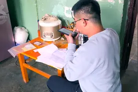 爸爸的“救命钱”、一年多的生活费，被娃充值了游戏图片