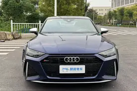 试驾“西装暴徒”奥迪RS7-低调帅气伪装下的性能高手图片