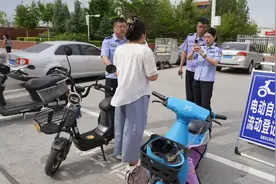 明确了！5月1日起，电动车、三轮车上路需满足4大条件，缺一不可图片