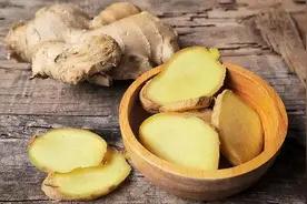 过敏性鼻炎，这样治有效果，还省钱，很多人不知道图片