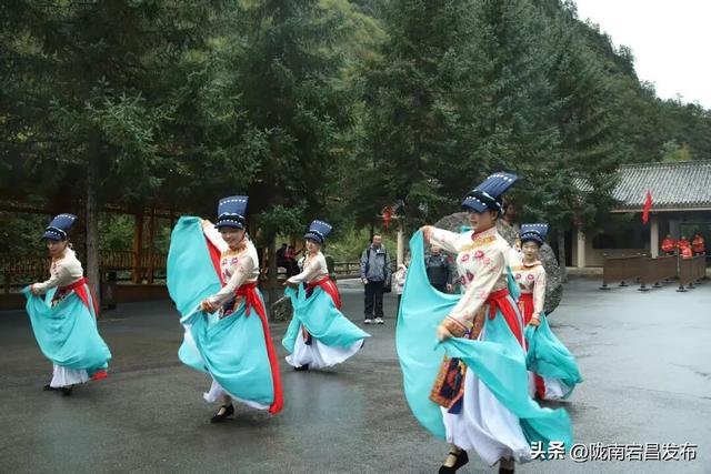 烟雨官鹅：国庆里的一轴流动水墨