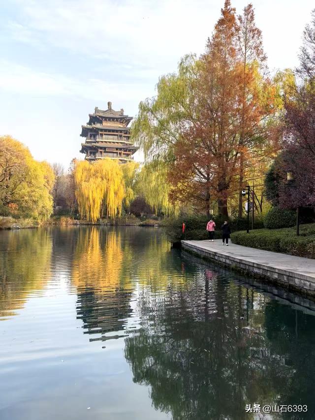 新华社原军事记者陶俊峰泉城美拍：《初冬大明湖晨曦美景》