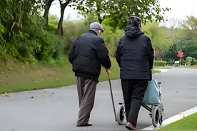 调查发现，每天晚饭后要散步的人，不出几个月，身体或有4种改变图片