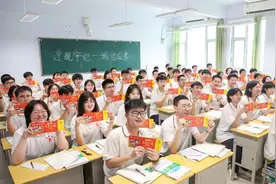 河北衡水：滨湖志臻中学免费请全校师生吃午餐，共庆25高考大捷！图片