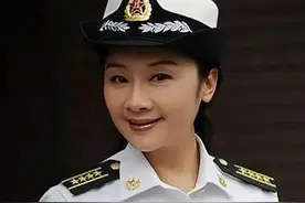 离婚后前夫娶影后为妻，她带儿子单身至今，56岁事业攀新高峰图片