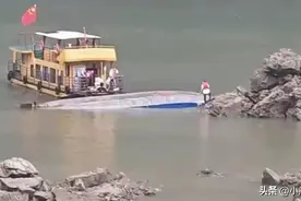 贵州游船翻船！好端端的旅游变“要命”！这救生衣跟摆设！图片