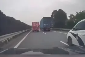 新进展！鄂牌警车高速上疑因未让道别停私家车，警务督查总队介入图片