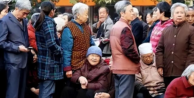 中国将迎来前所未有的死亡高峰，专家得出答案：是这些因素导致的