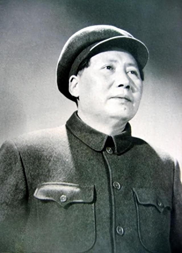 为什么毛泽东不允许英雄纪念碑碑文中提及“中国共产党”？