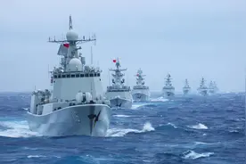 5艘巨舰14万吨，解放军超级登陆舰队现身，赖清德罕见向大陆示弱图片