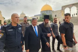 犹太男性从小就要进行割礼，什么是割礼呢？女性也要进行吗？图片