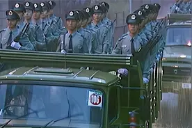 香港回归前夕，中央发现安全隐患，509名军人携武器提前入港！图片