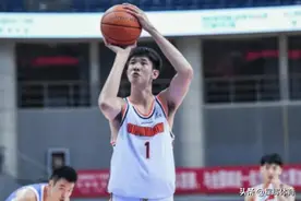 正式离队！宏远锋线新星返佛山度假 本赛季出场10次 杜锋给机会太少图片