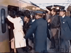 下一站是嘉禾望岗，请各位乘客做好哭泣准备