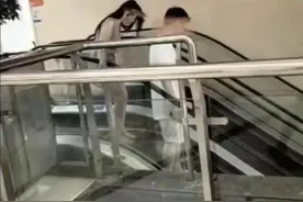 情侣不雅之事被逮，堪比当年优衣库事件！网友：为了生育率忍忍吧图片